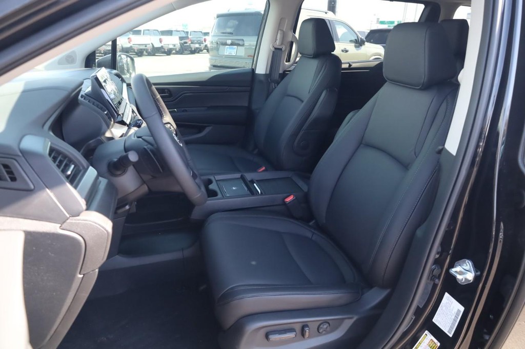 Honda Odyssey Vehicle Full-screen Gallery Image 18