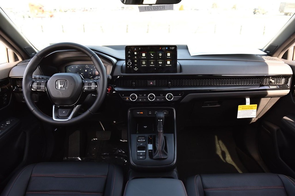 Honda CR-V Hybrid Vehicle Image 07