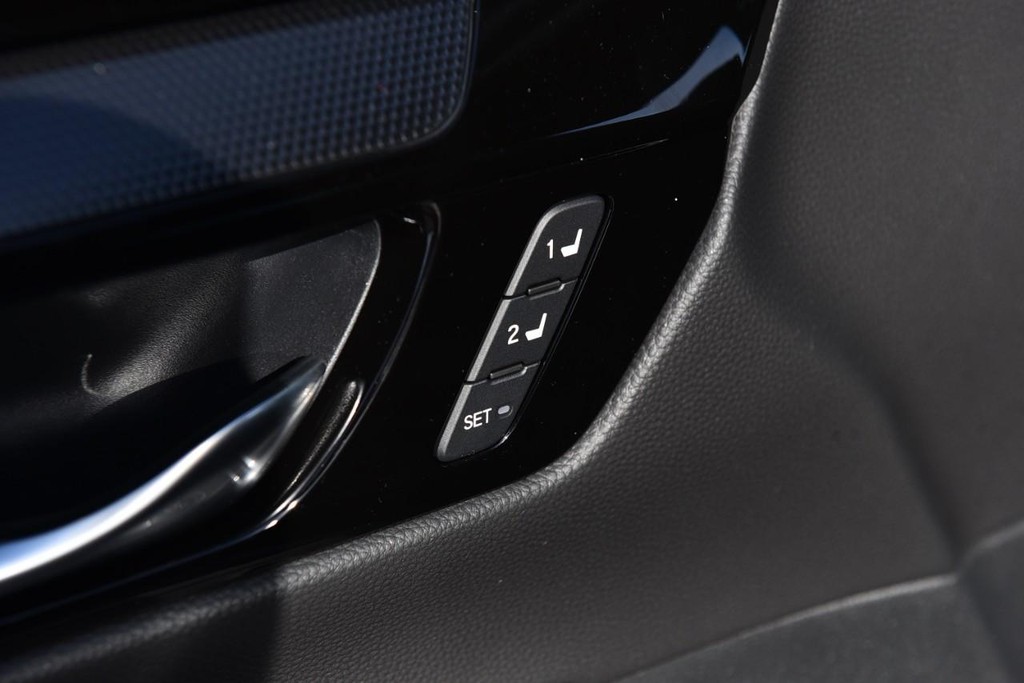 Honda CR-V Hybrid Vehicle Image 09