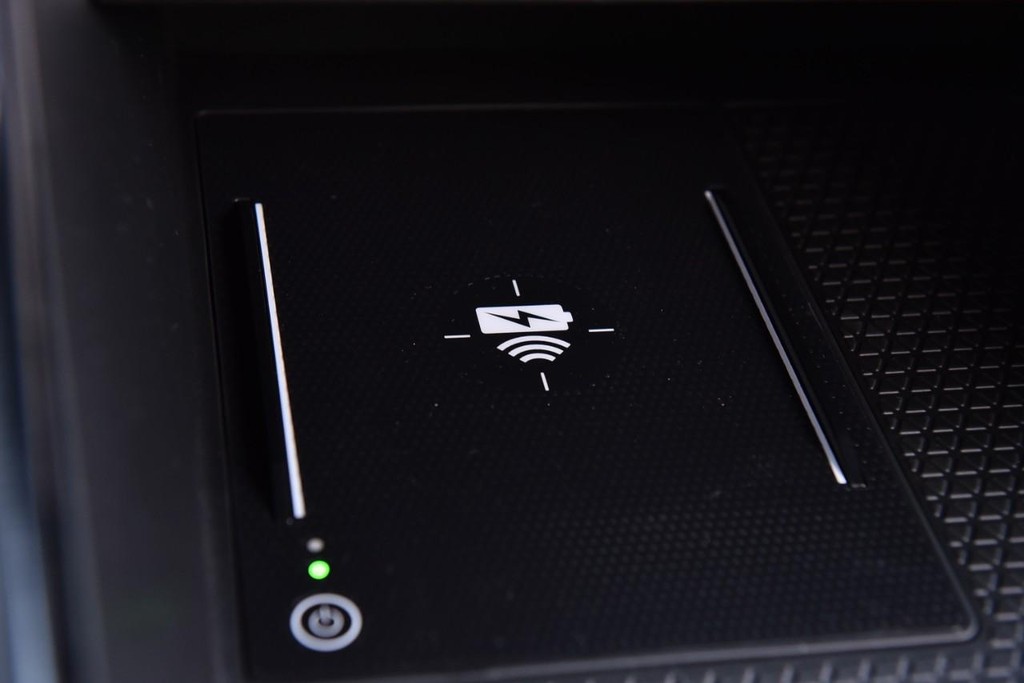 Honda CR-V Hybrid Vehicle Image 18