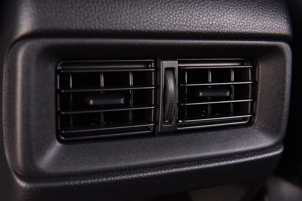 Honda CR-V Hybrid Vehicle Image 26