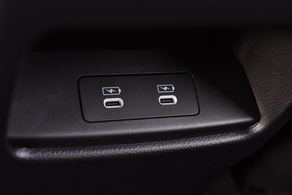 Honda CR-V Hybrid Vehicle Image 27