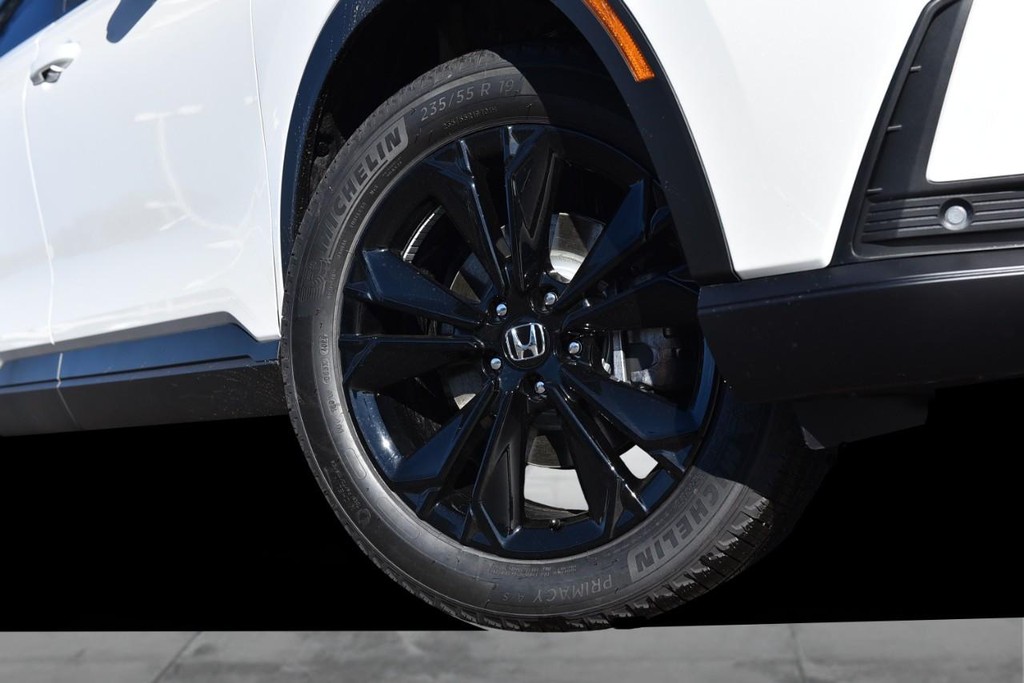 Honda CR-V Hybrid Vehicle Image 03