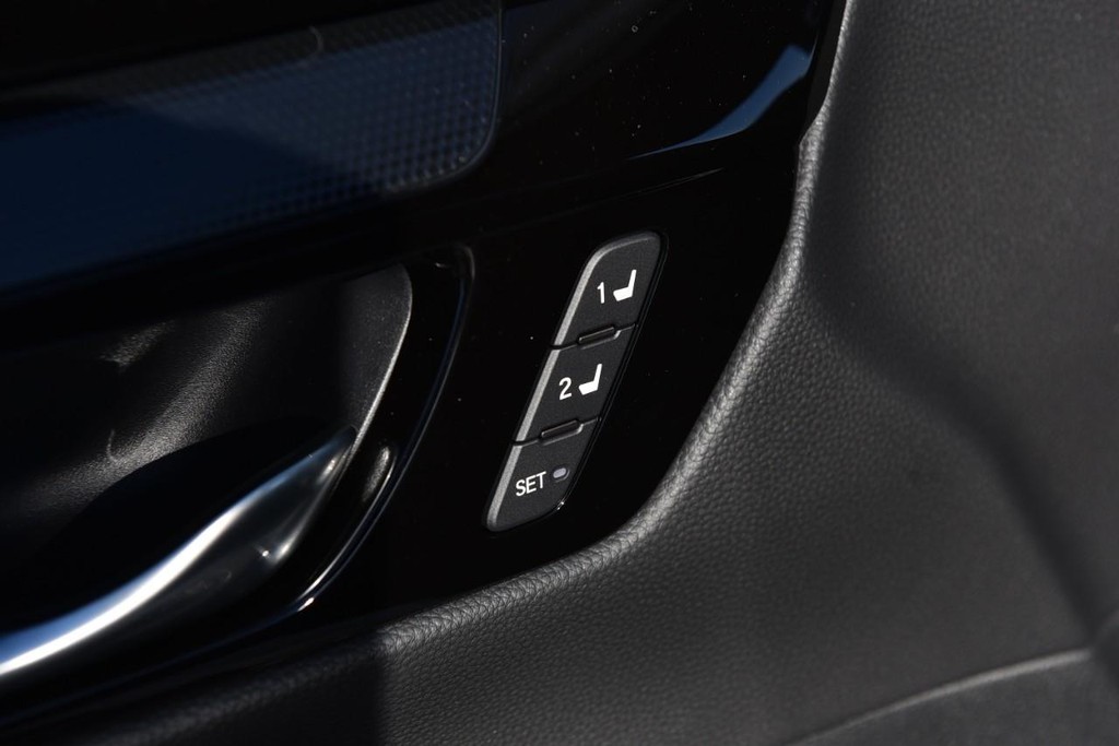 Honda CR-V Hybrid Vehicle Image 09