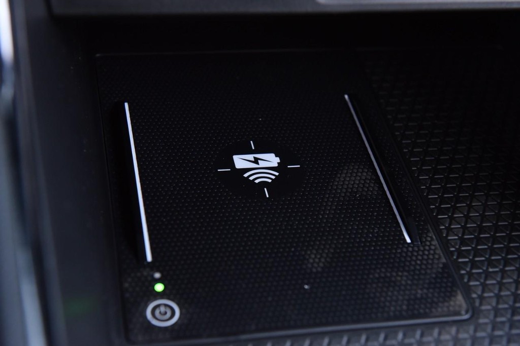 Honda CR-V Hybrid Vehicle Image 18