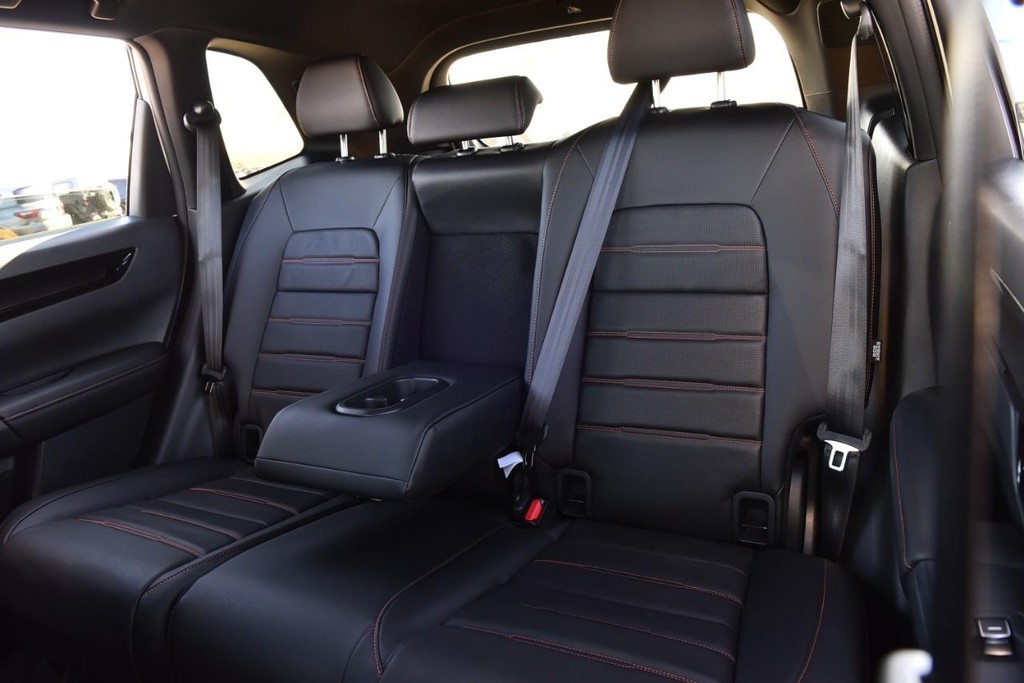 Honda CR-V Hybrid Vehicle Image 25