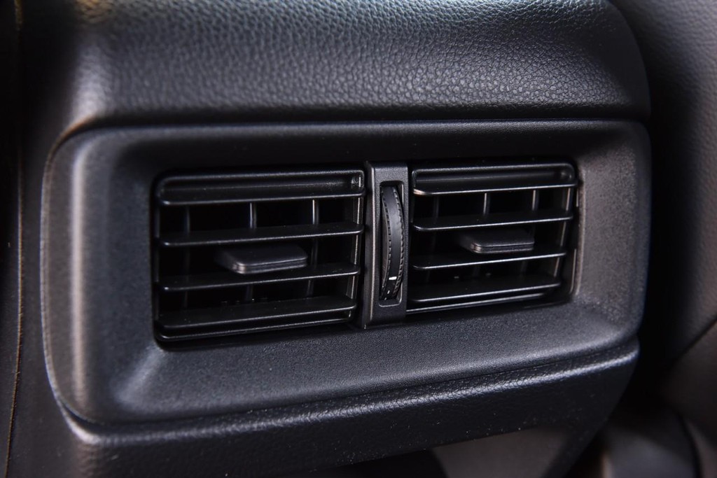 Honda CR-V Hybrid Vehicle Image 26