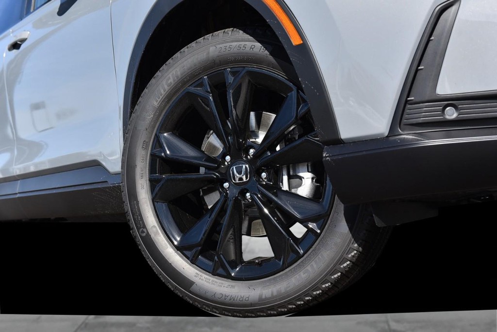 Honda CR-V Hybrid Vehicle Image 03