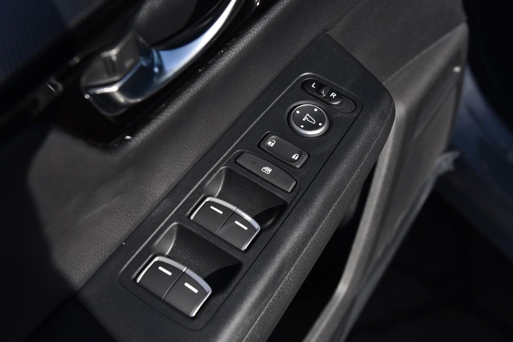 Honda CR-V Hybrid Vehicle Image 08