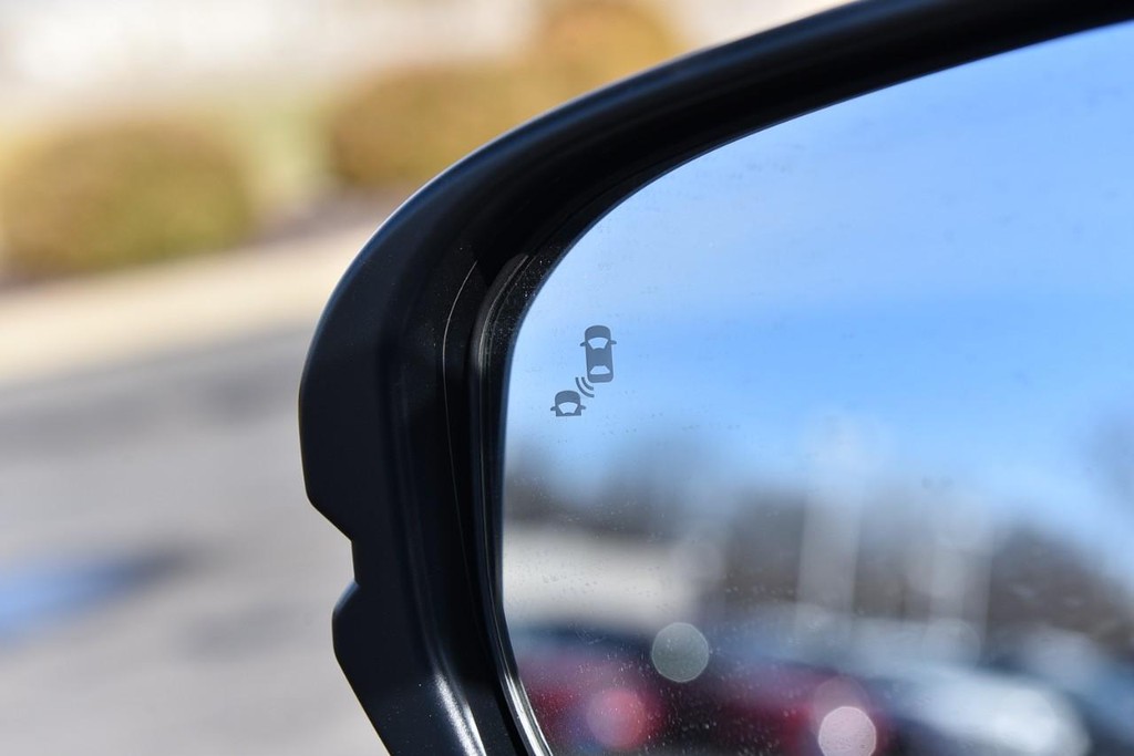 Honda CR-V Hybrid Vehicle Image 10