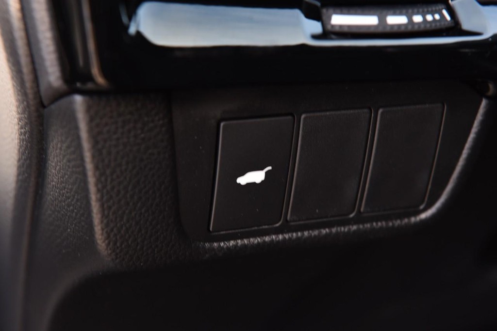 Honda CR-V Hybrid Vehicle Image 11