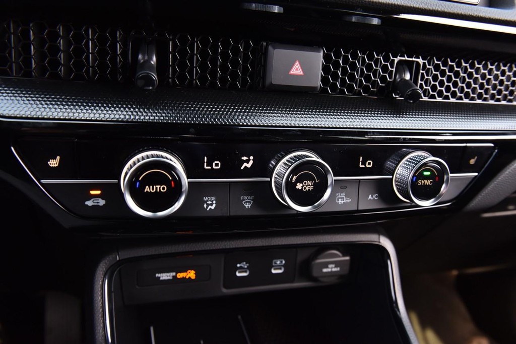 Honda CR-V Hybrid Vehicle Image 16