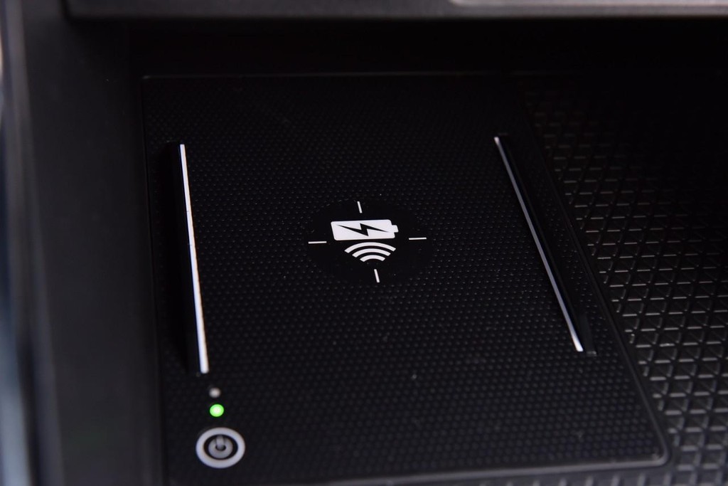 Honda CR-V Hybrid Vehicle Image 18