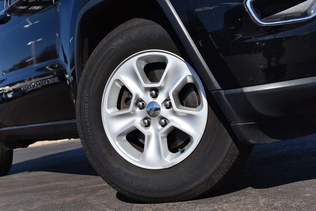 Jeep Grand Cherokee Vehicle Image 03