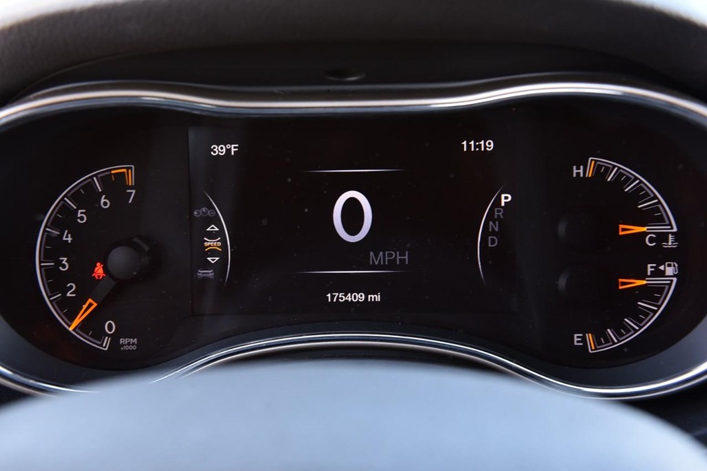 Jeep Grand Cherokee Vehicle Image 10