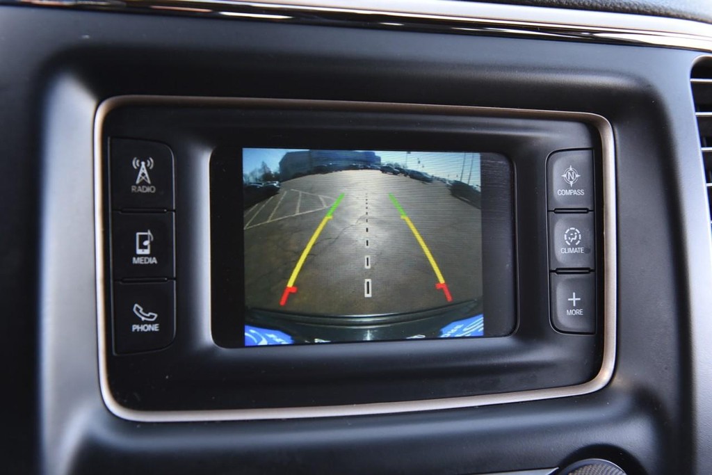 Jeep Grand Cherokee Vehicle Image 11