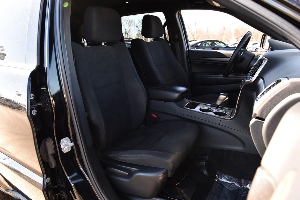 Jeep Grand Cherokee Vehicle Image 18