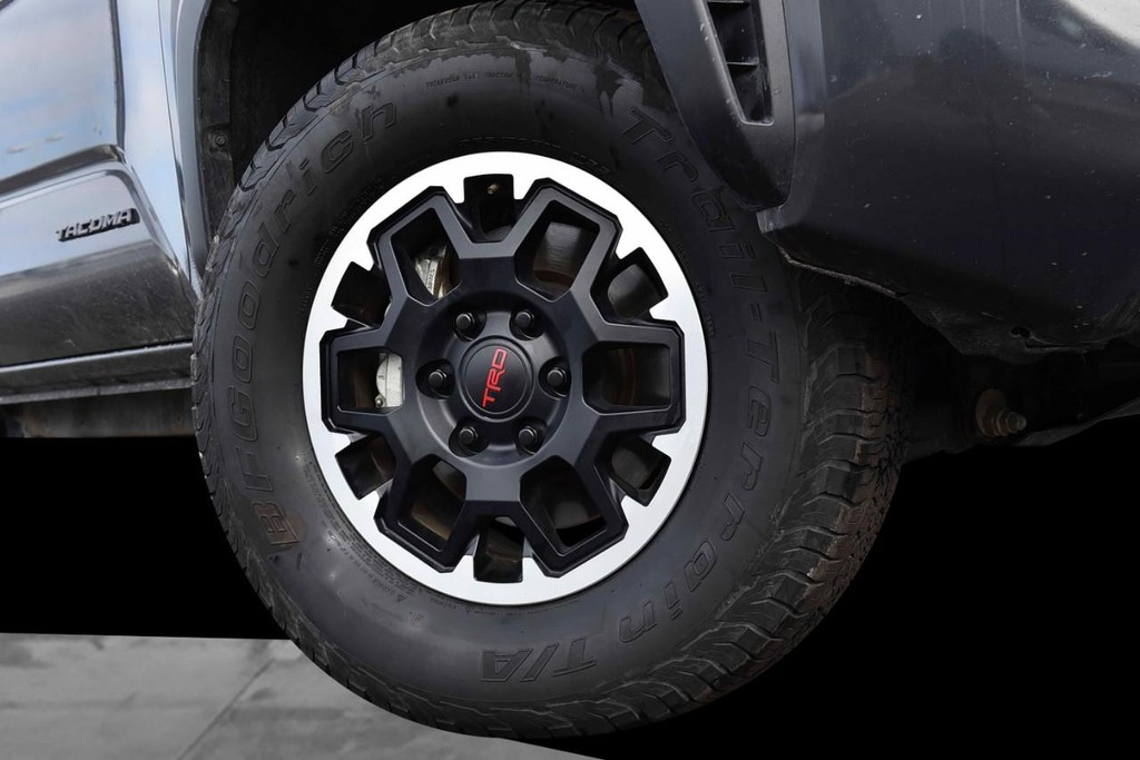 Toyota Tacoma 4WD Vehicle Image 03