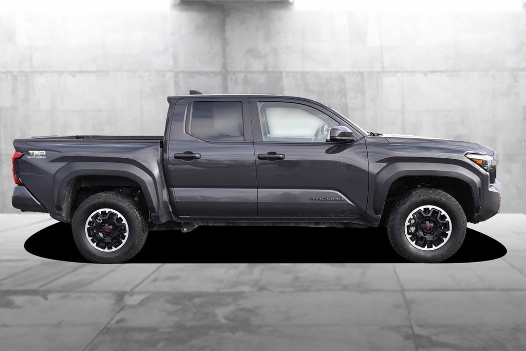 Toyota Tacoma 4WD Vehicle Image 05