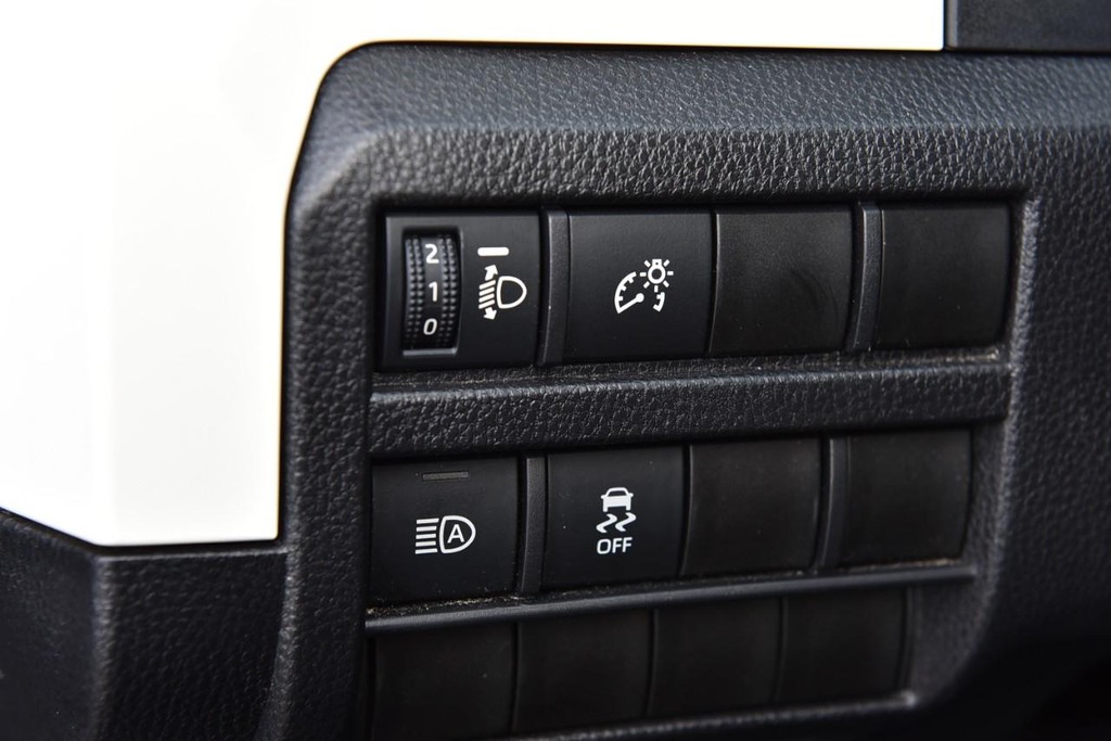 Toyota Tacoma 4WD Vehicle Image 11