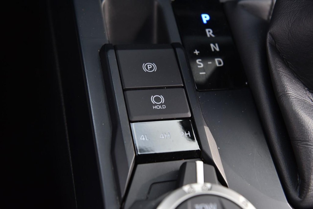 Toyota Tacoma 4WD Vehicle Image 15