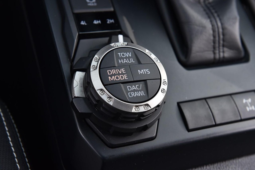 Toyota Tacoma 4WD Vehicle Image 16