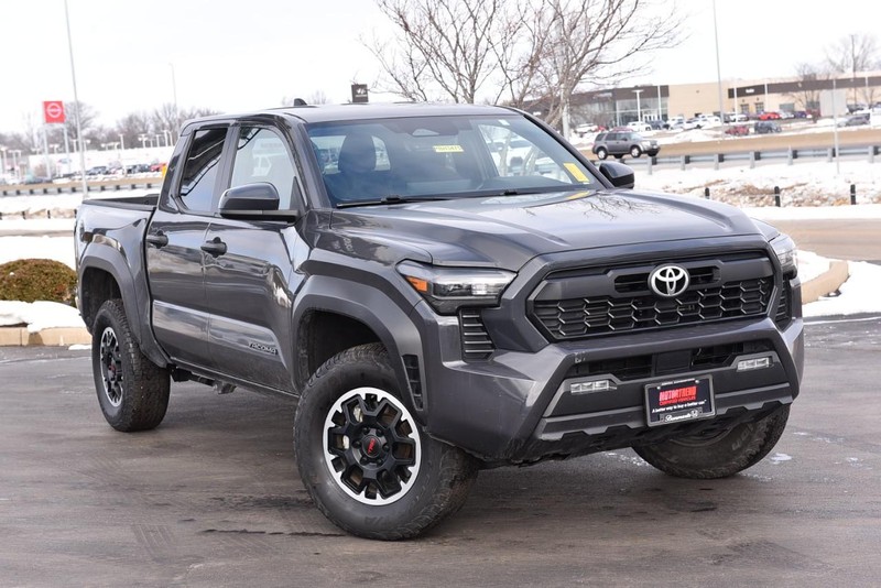 Toyota Tacoma 4WD Vehicle Image 02