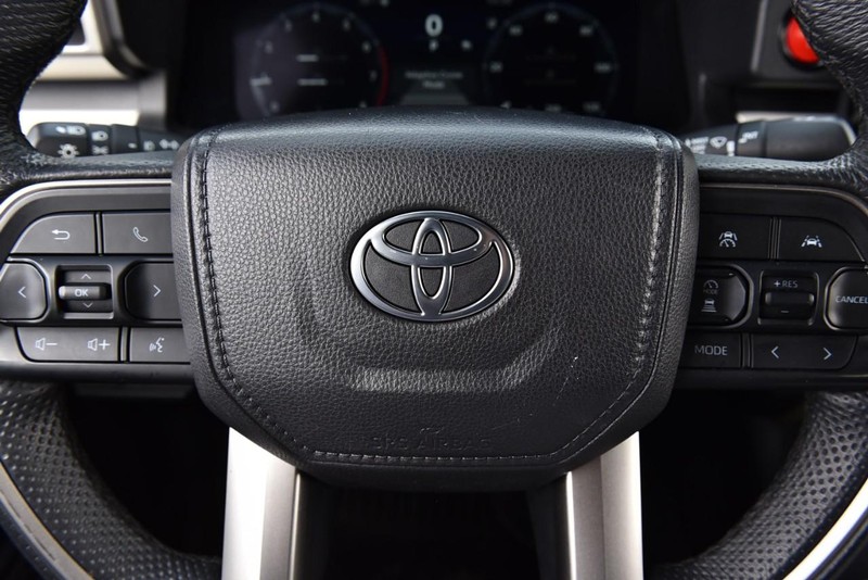 Toyota Tacoma 4WD Vehicle Image 19