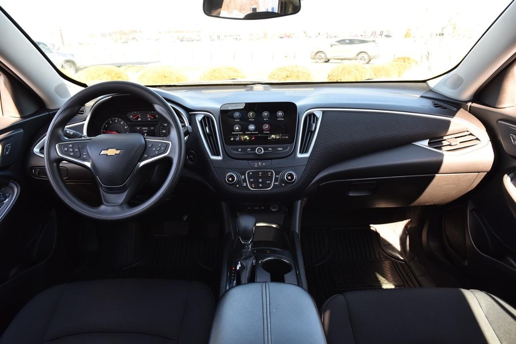 Chevrolet Malibu Vehicle Image 07