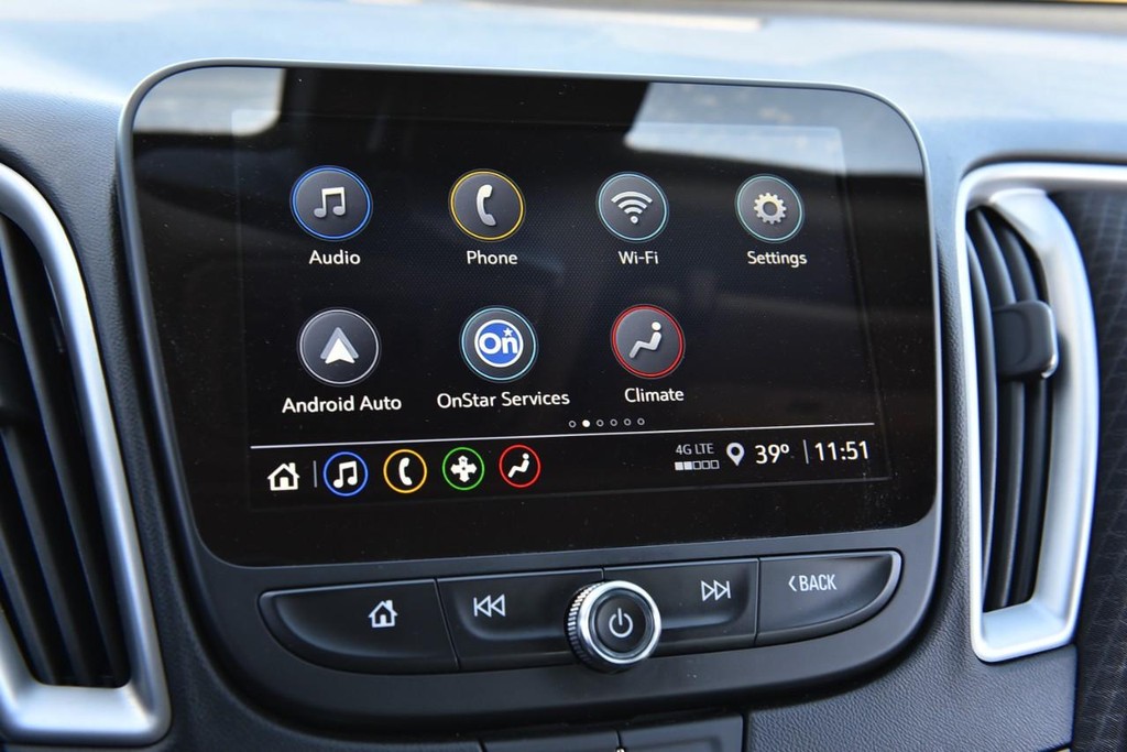 Chevrolet Malibu Vehicle Image 12