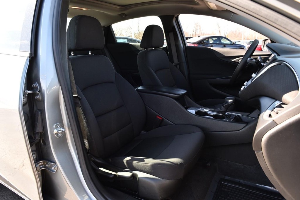 Chevrolet Malibu Vehicle Image 19