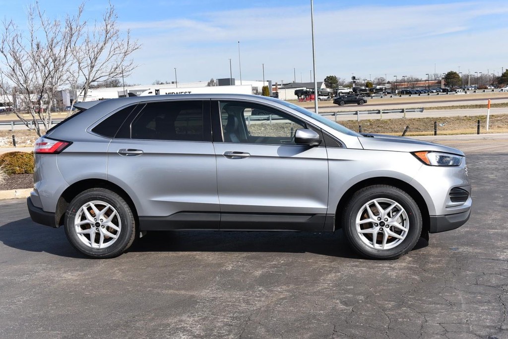 Ford Edge Vehicle Full-screen Gallery Image 5