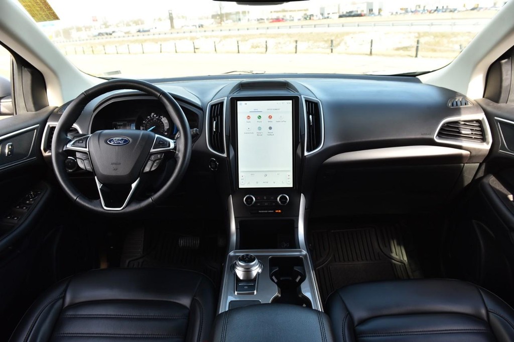 Ford Edge Vehicle Full-screen Gallery Image 7