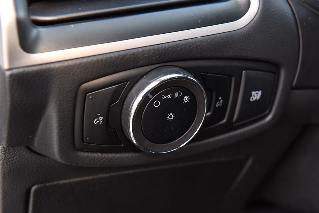 Ford Edge Vehicle Full-screen Gallery Image 10