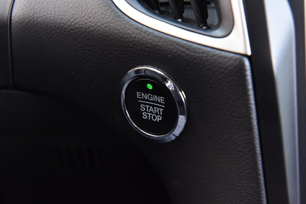 Ford Edge Vehicle Full-screen Gallery Image 15