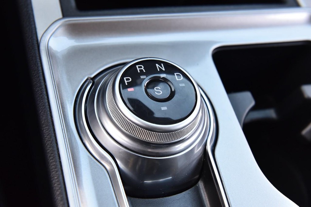 Ford Edge Vehicle Full-screen Gallery Image 17