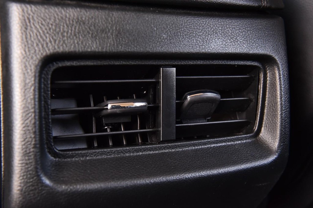 Ford Edge Vehicle Full-screen Gallery Image 22