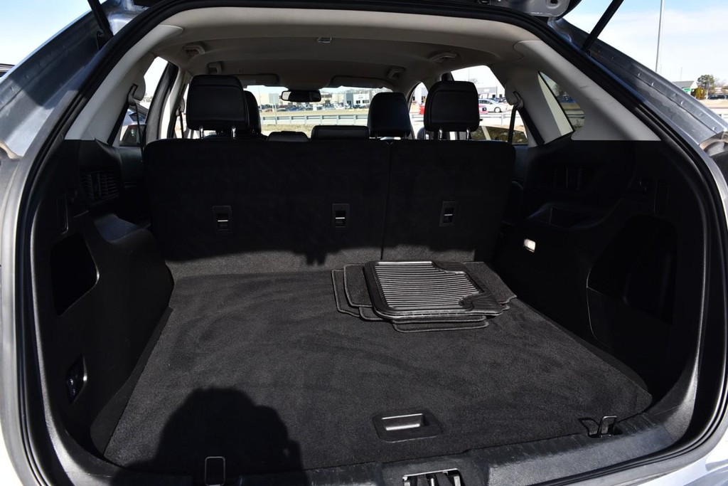 Ford Edge Vehicle Full-screen Gallery Image 24