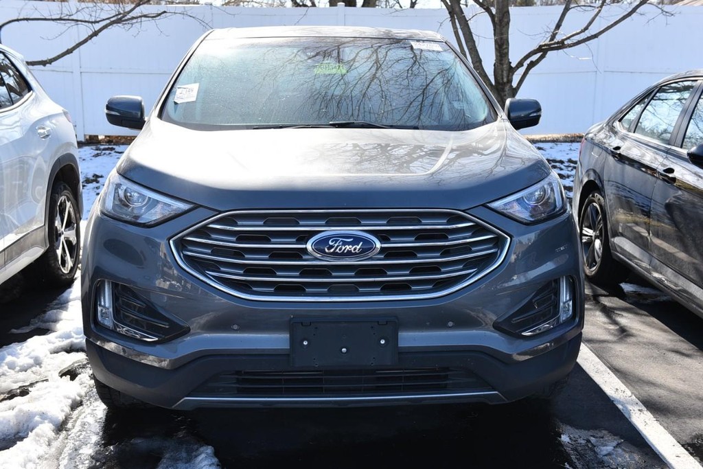 Ford Edge Vehicle Full-screen Gallery Image 3