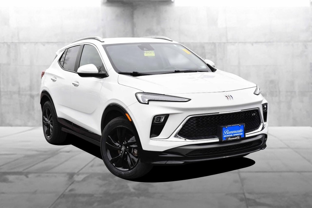 Buick Encore GX Vehicle Full-screen Gallery Image 2