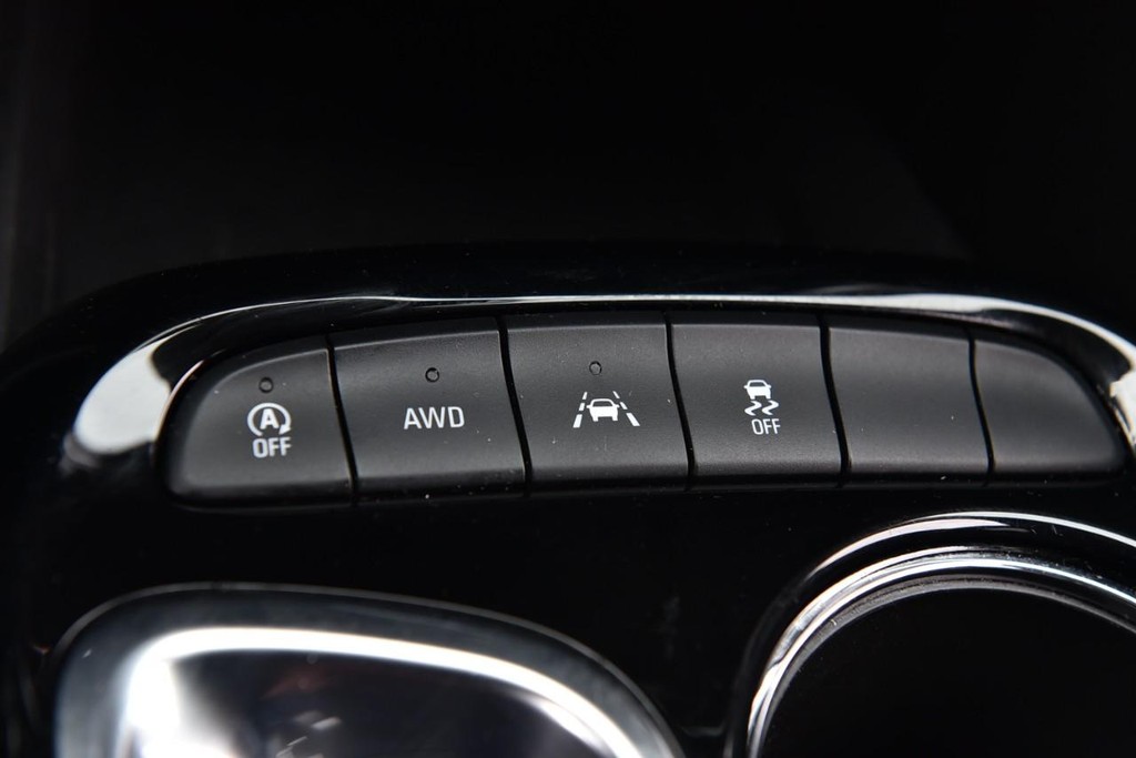 Buick Encore GX Vehicle Full-screen Gallery Image 16