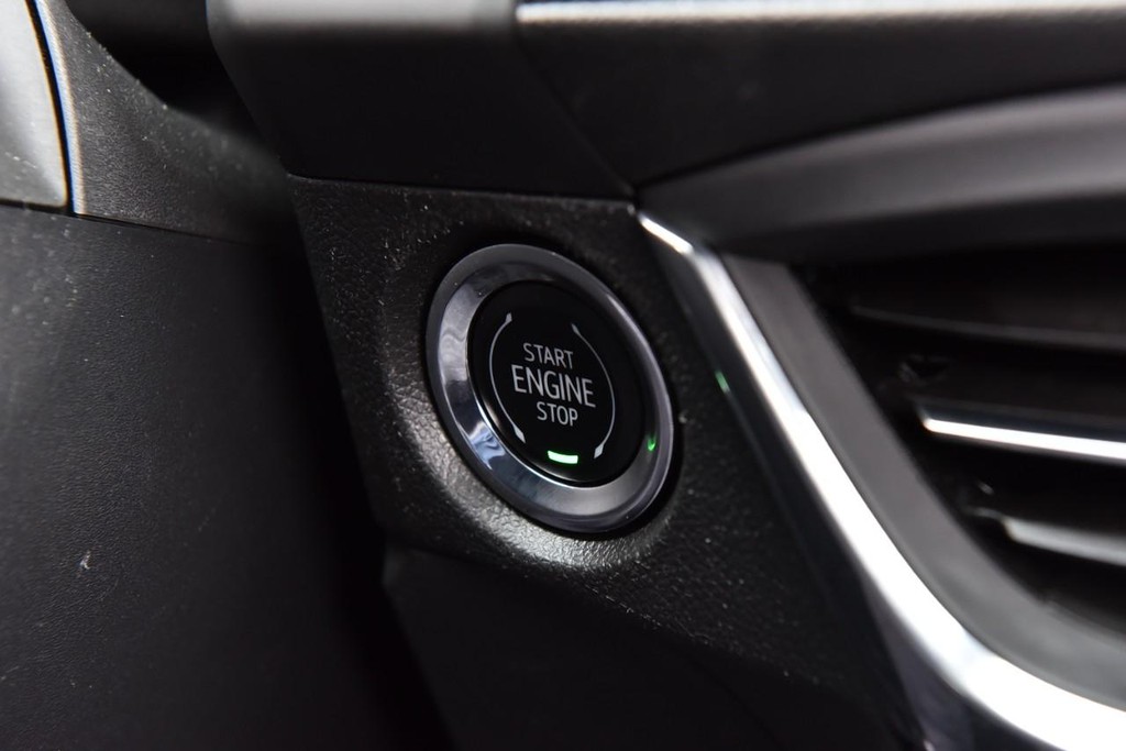 Buick Encore GX Vehicle Full-screen Gallery Image 17