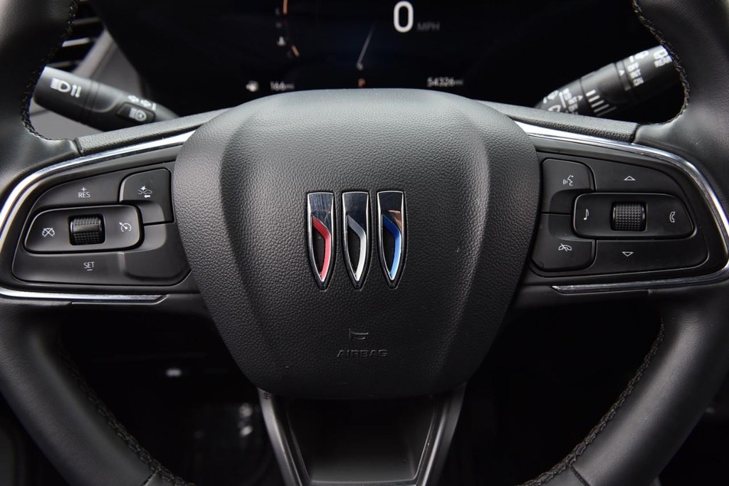 Buick Encore GX Vehicle Full-screen Gallery Image 18