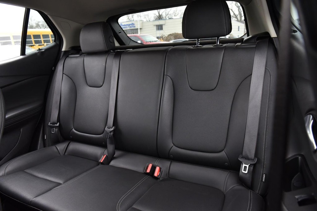 Buick Encore GX Vehicle Full-screen Gallery Image 21