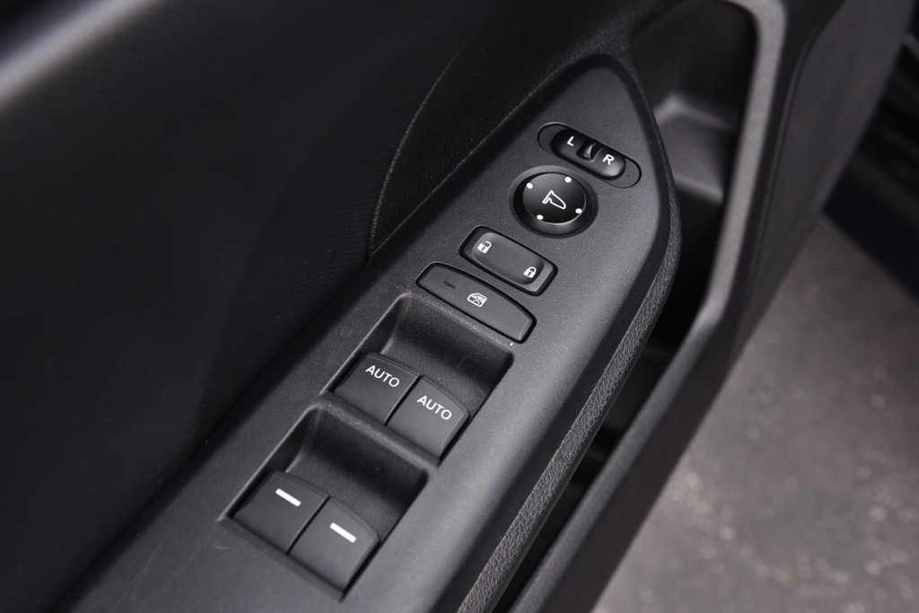 Honda Civic Hatchback Vehicle Image 08