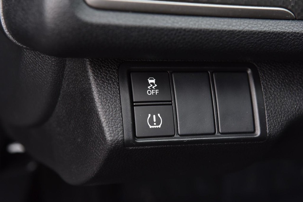 Honda Civic Hatchback Vehicle Image 09