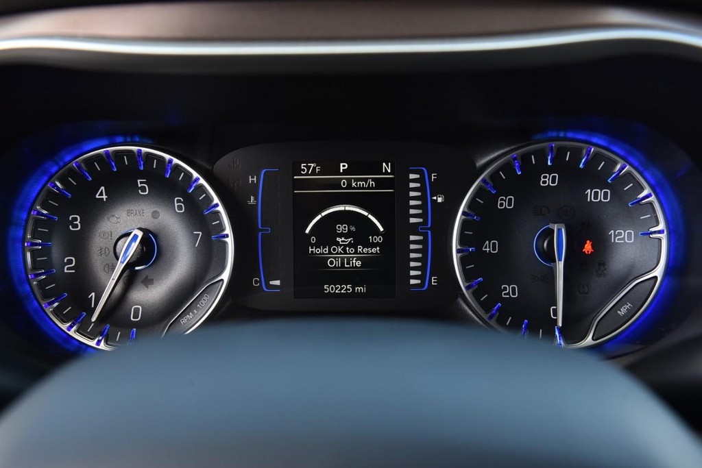 Chrysler Voyager Vehicle Image 11