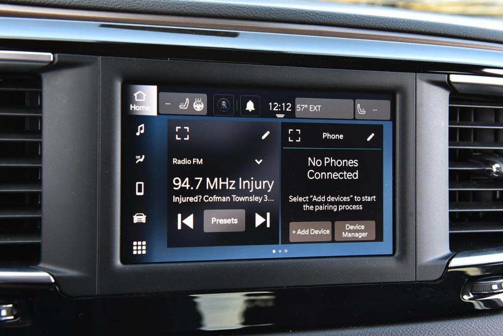 Chrysler Voyager Vehicle Image 13