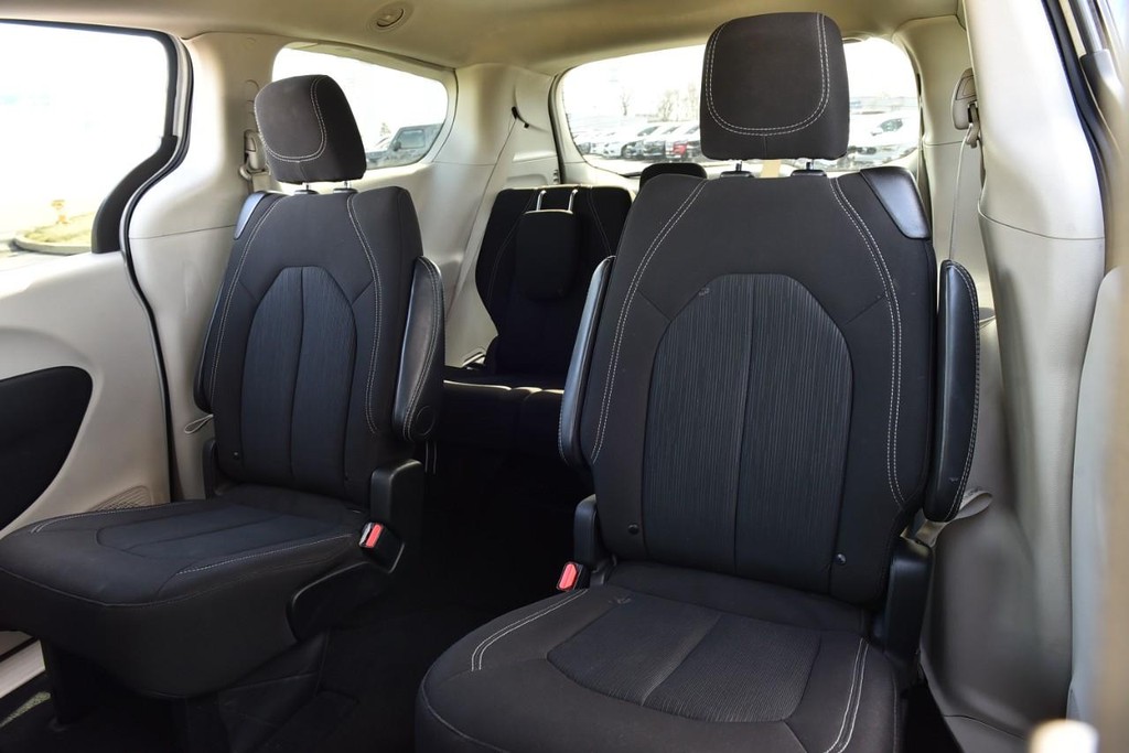 Chrysler Voyager Vehicle Image 20