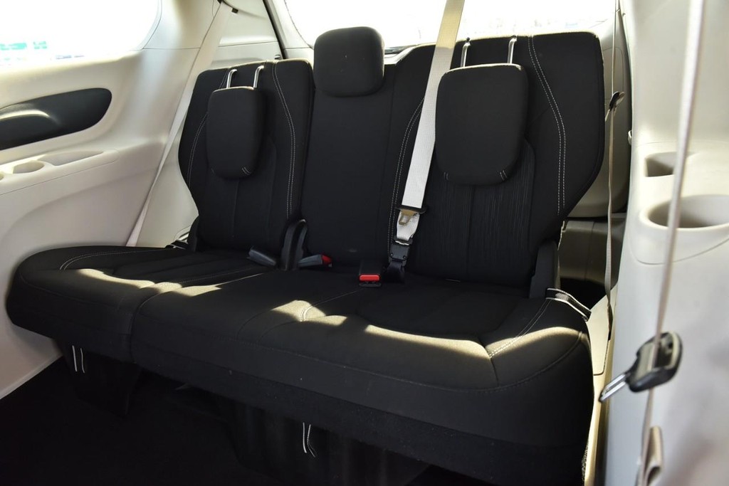 Chrysler Voyager Vehicle Image 23